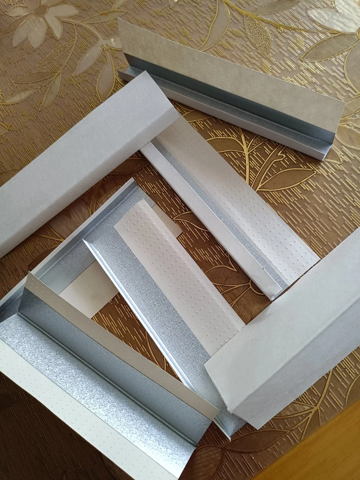 Paper Faced Metal Bead and Trim, Corner Tape, Corner Bead