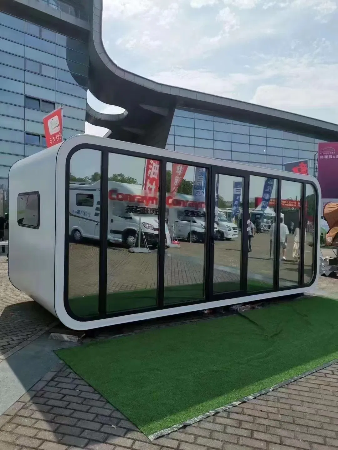 Prefabricated Capsule House Prefab Container Apple Pod Australia Steel Structure Tiny Luxury Camp