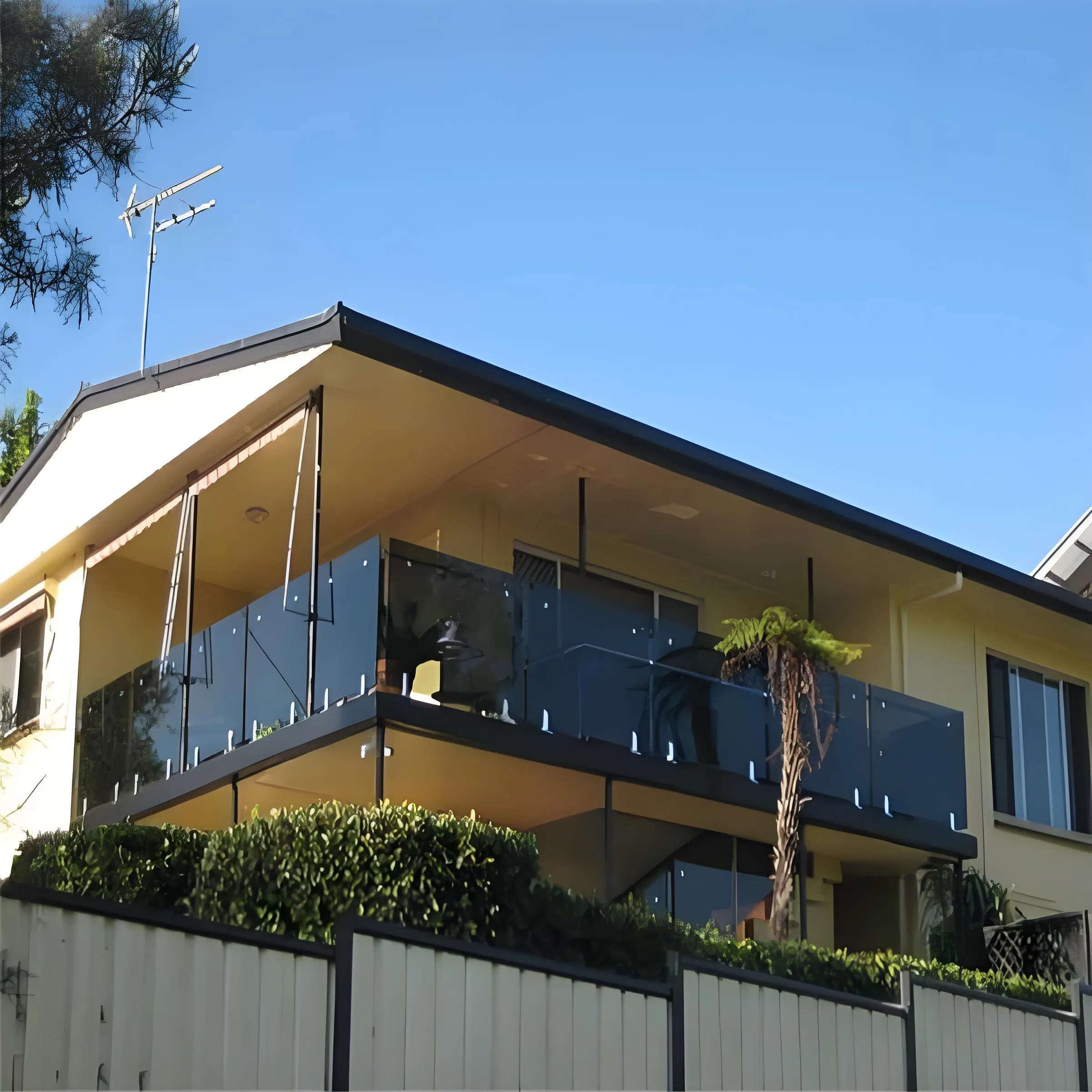Akzonobel Powder Coated Stainless Steel Staircase Railing with Glass