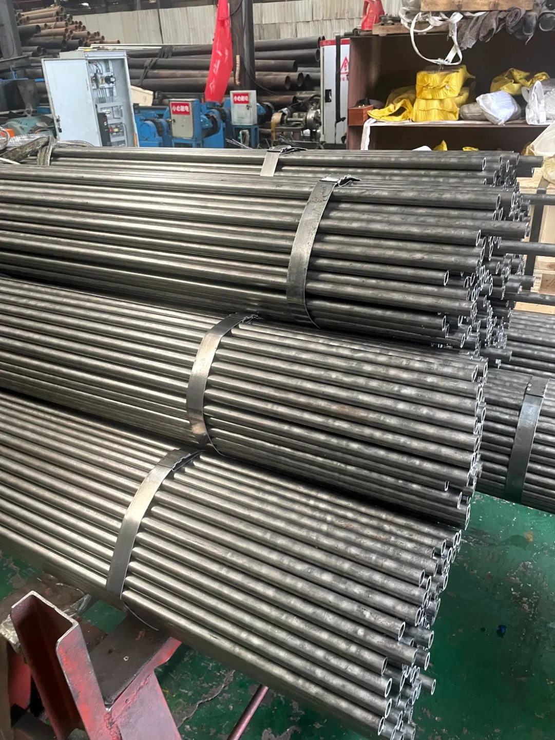 High-Performance Carbon Steel Seamless Pressure-Resistant Small-Wall Long-Diameter Durable Tube