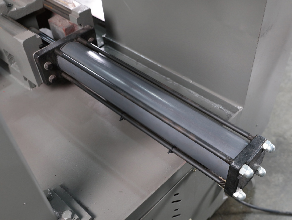 Станок ленточнопильный гидравлический по металлу