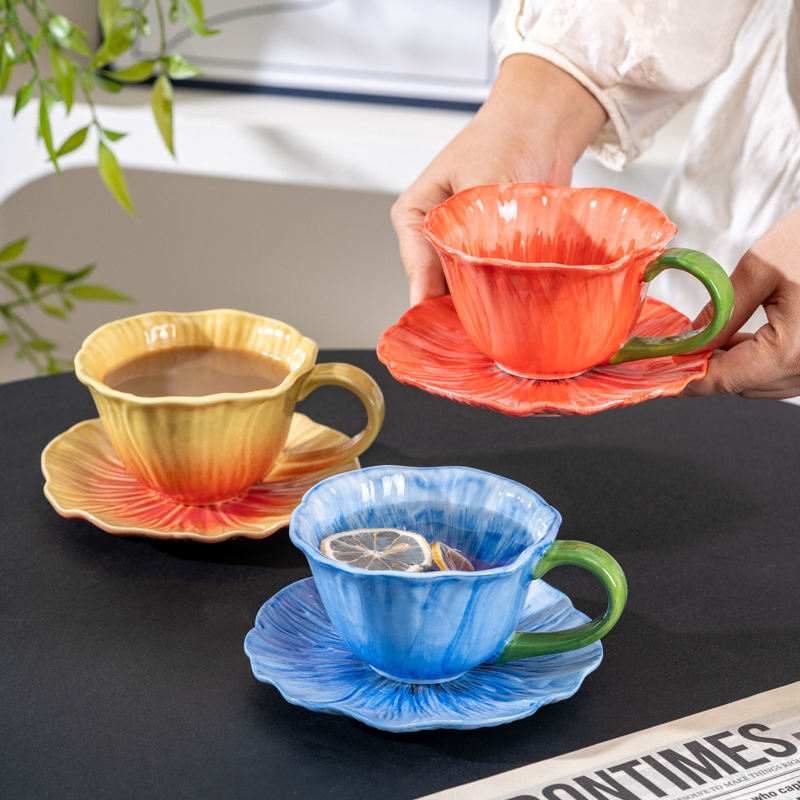 Керамическая кружка с блюдцем в форме мака, ручная работа