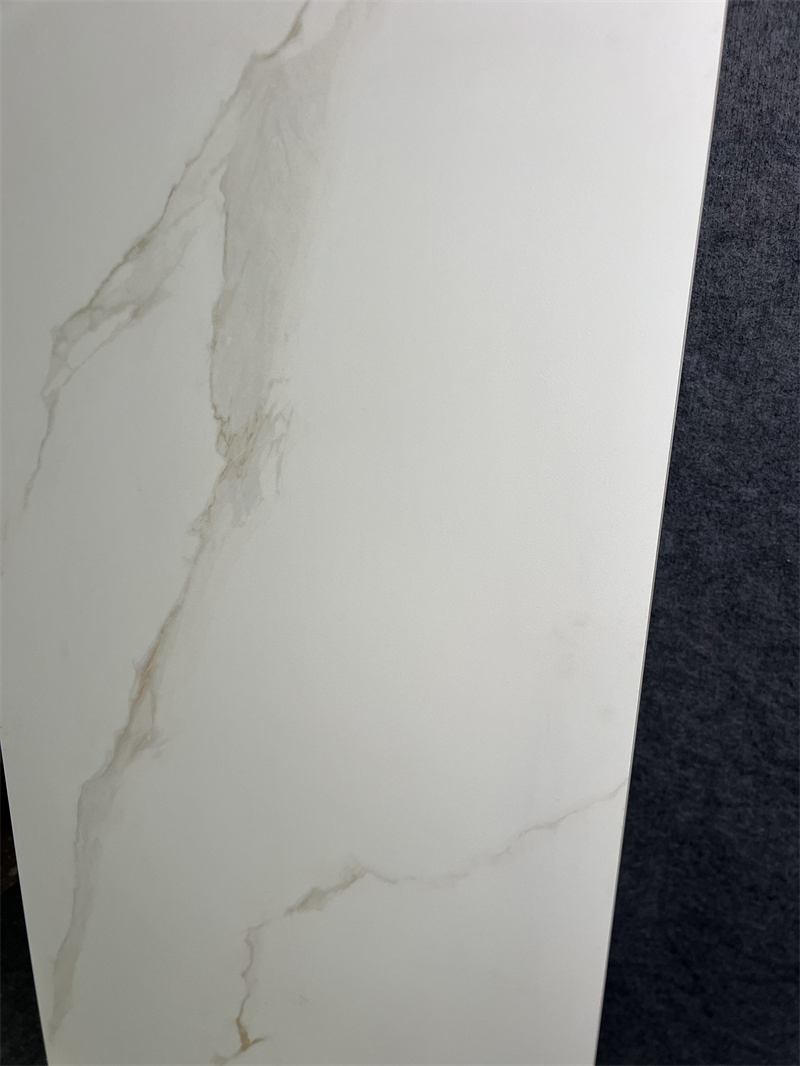 Матовая керамогранитная плитка для сада 600x600 мм