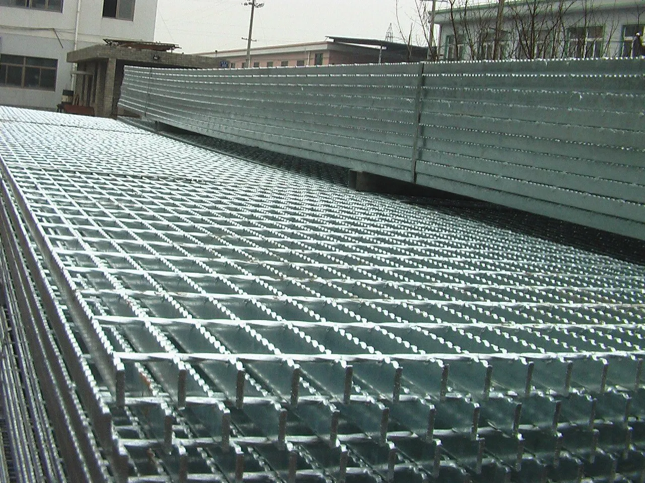 Plain Bar Steel Grating/Hot Dipped Serrated Grating/I Bar Steel Grating /Galvanized Steel Grating /Standard Steel Grating