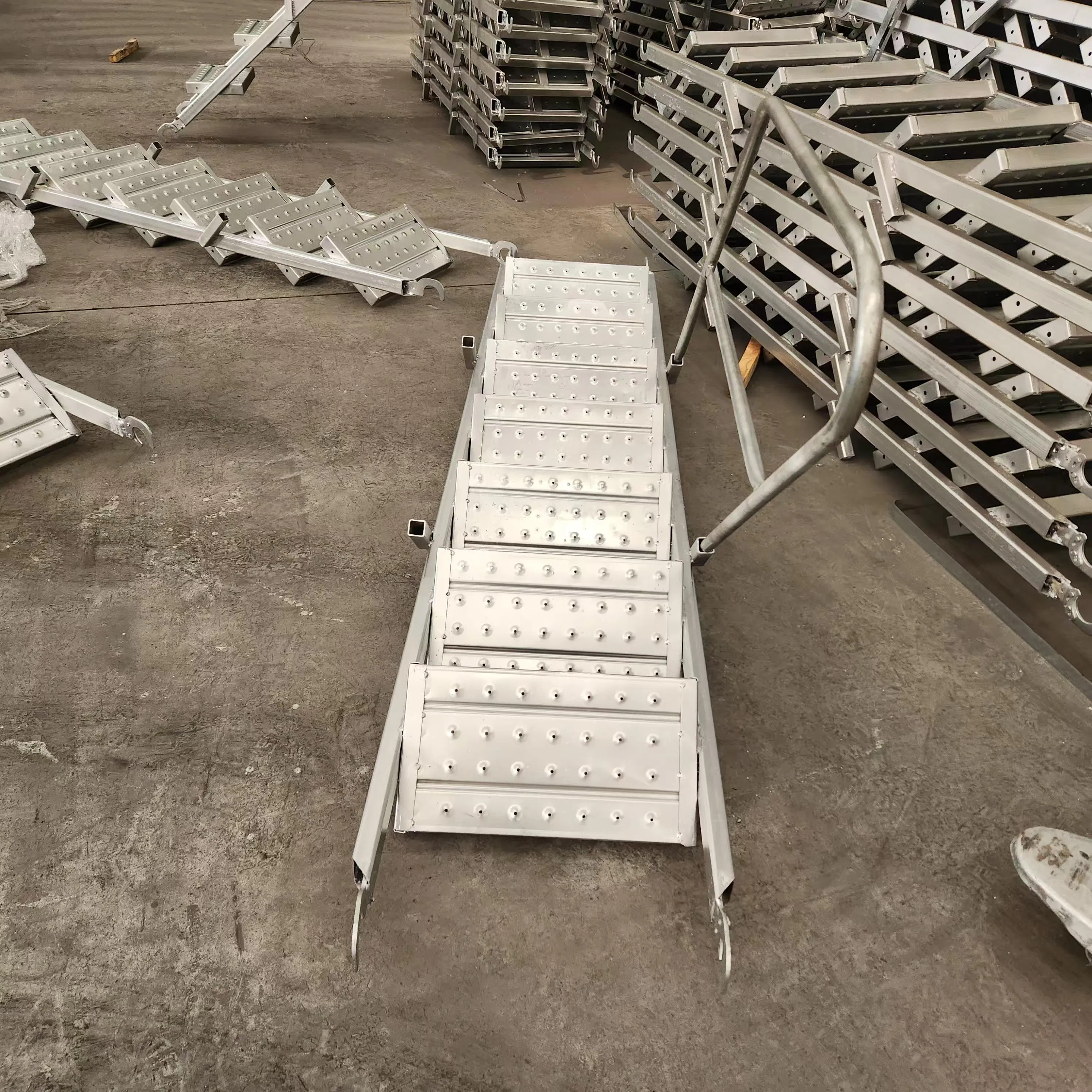 Galvanized Steel Scaffolding Staircase with Handrail for Safe Access