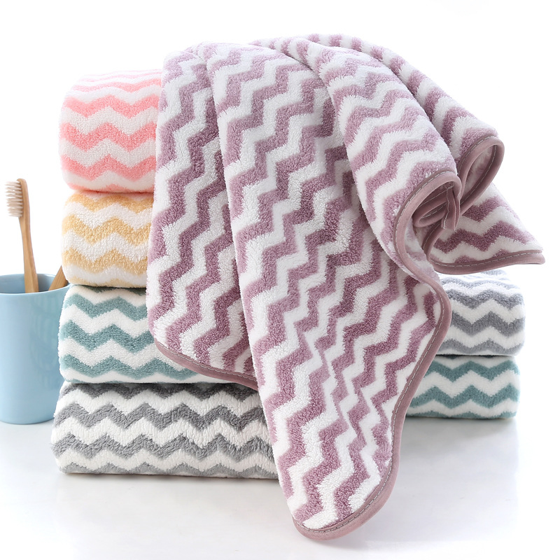 Wholesale Large Sand Free Stripe Hotel Pool Microfiber Beach Towels with Custom Print