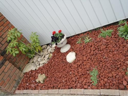 100% Natural Red Lava Stone for Landscape 1-3cm