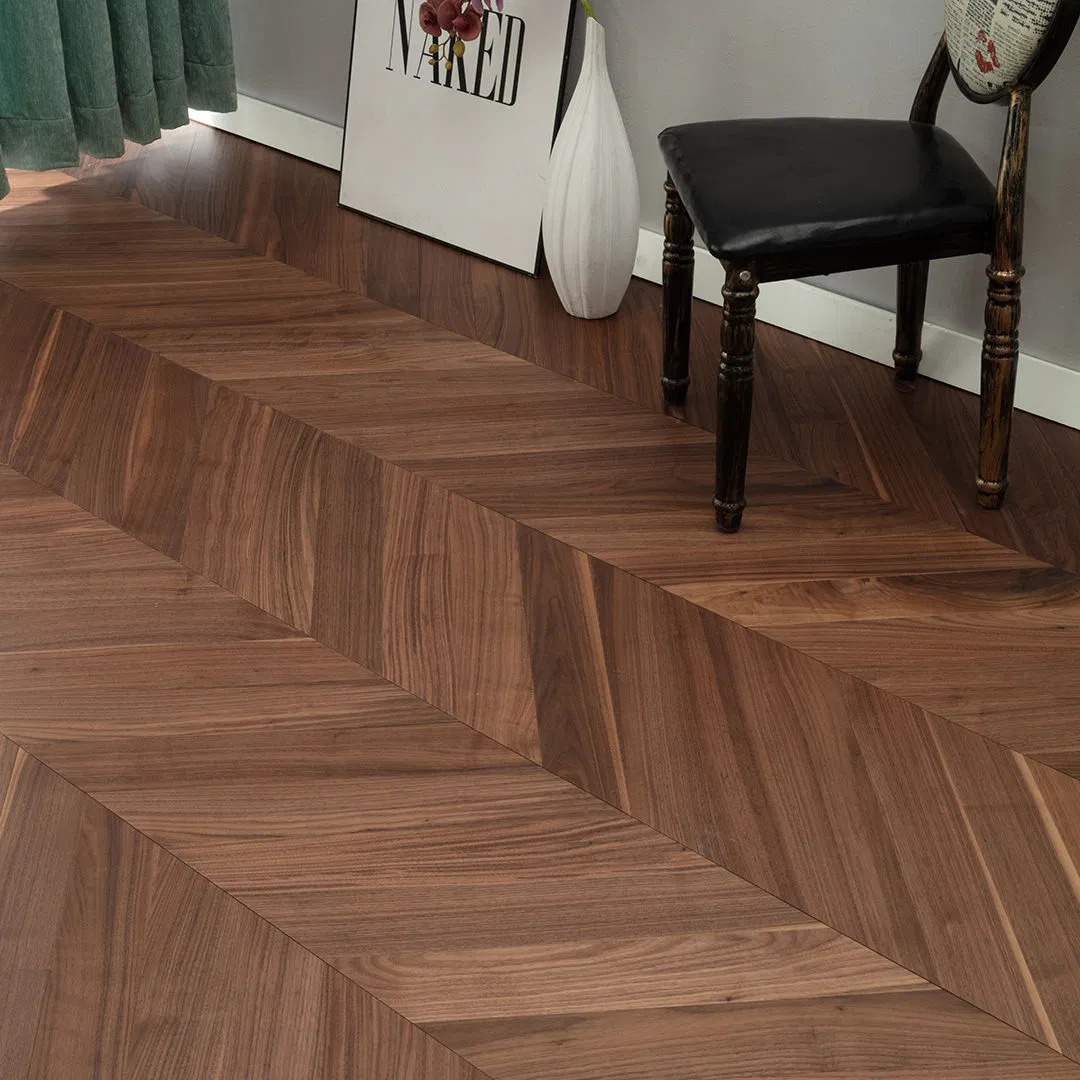 Паркетная доска из американского ореха с гладкой поверхностью