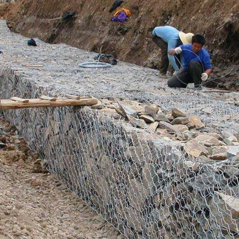Low Carbon Steel Wire Dam Rockfall Netting Hexagonal Protection High Zinc Coated Gabion Mesh Cage Basket Factory River Flood Prevention and Landslide Protection