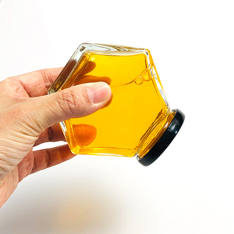 Прозрачная шестигранная стеклянная банка с крышкой