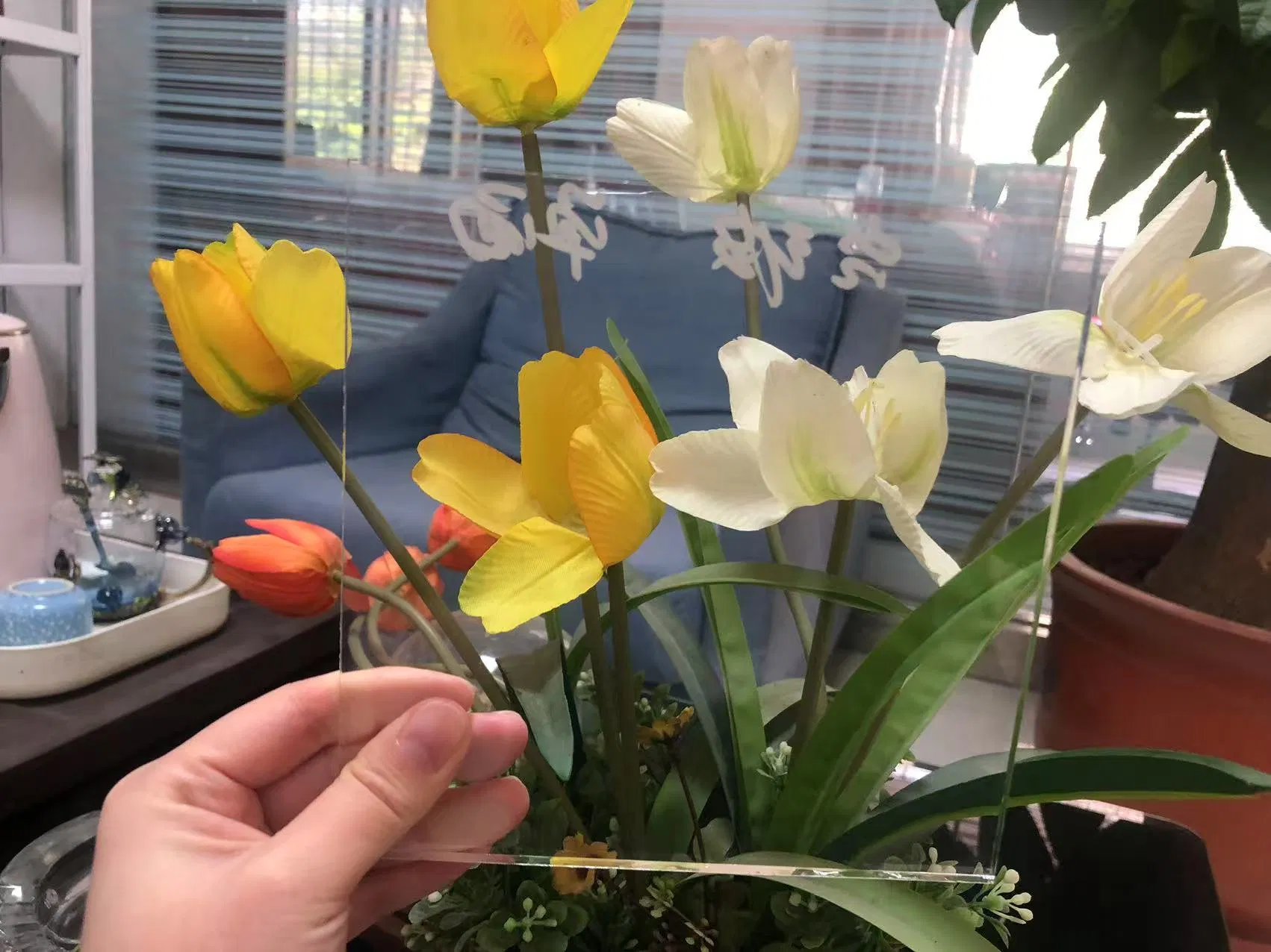 Superior UV Blocking Ultra-Clear Glass with 98% Light Clarity