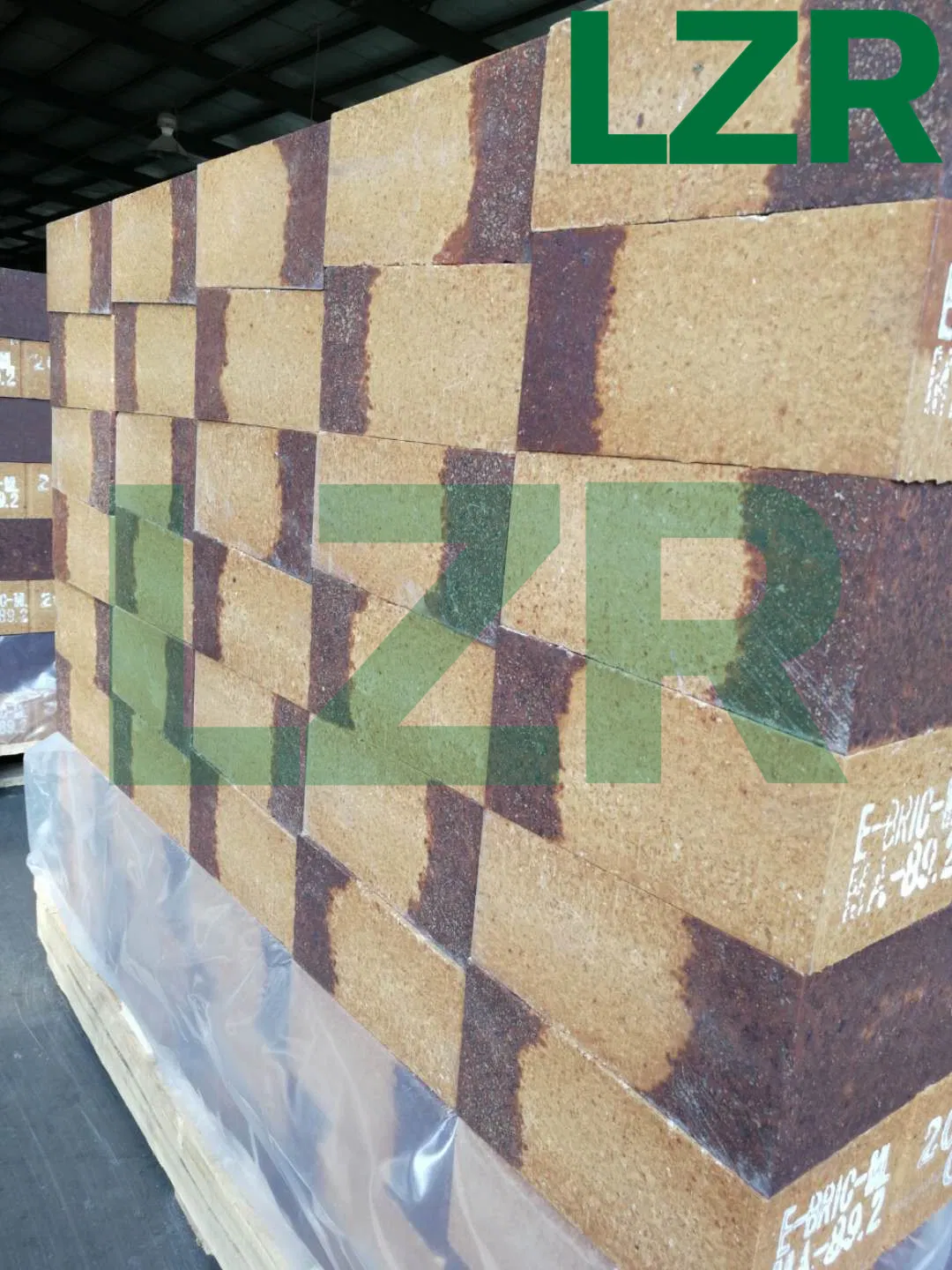 Огнеупорный кирпич магнезиально-шпинельный