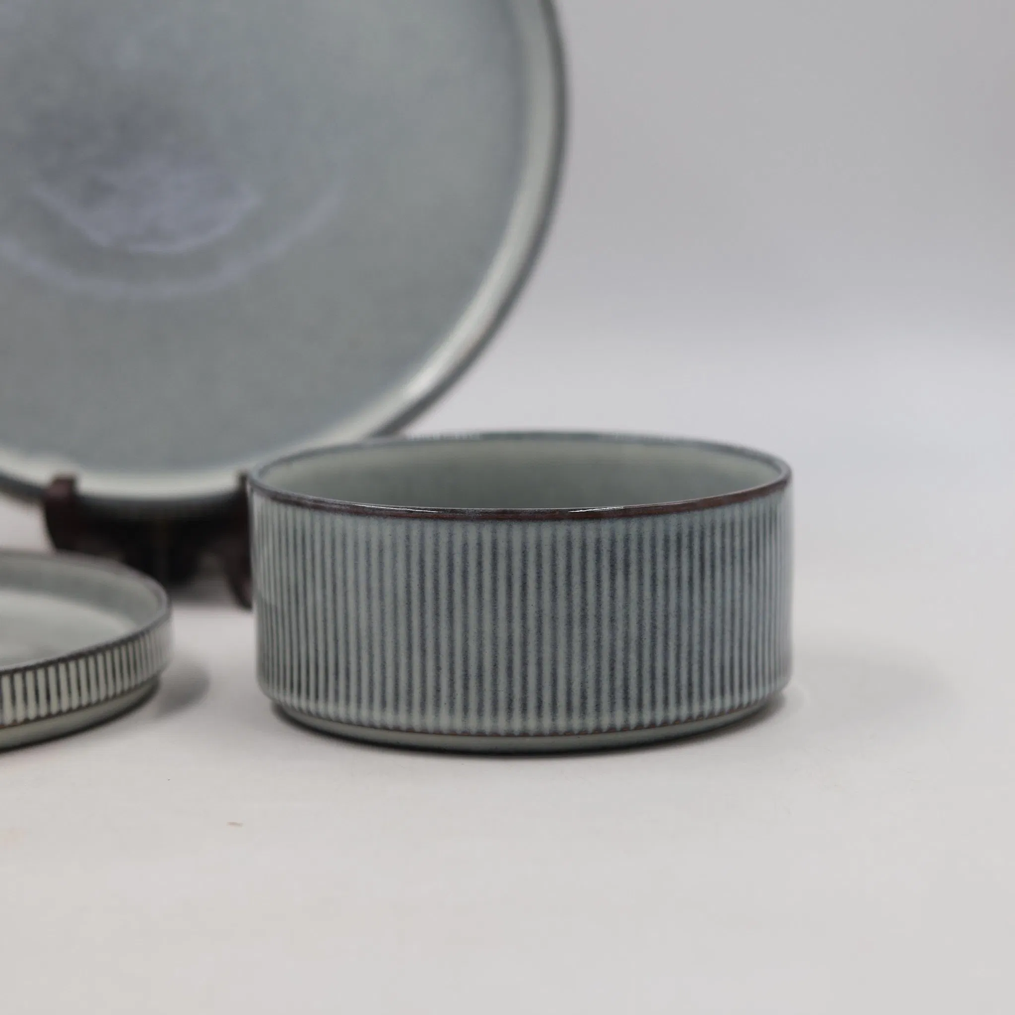 Source Factory Wholesale Porcelain Vertical Grain Reaction Glaze Set, Dinnerware