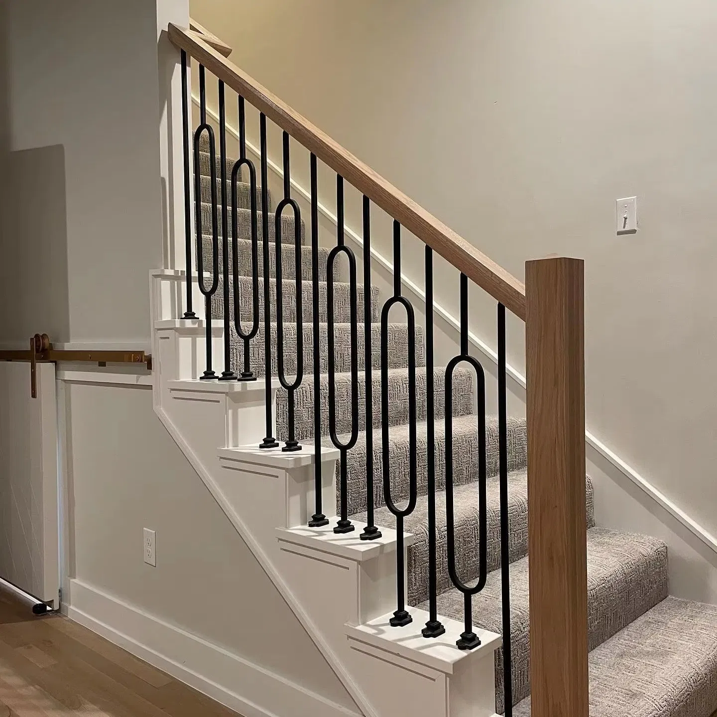 Hot Selling 1/2"*44" Hollow Square Straight Iron Baluster for The Apartment Staircase