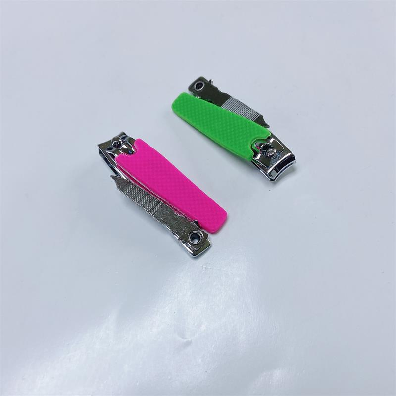 Manufacturer Professional Clip Nail Clipper Cutter with Detachable Silicone Cover and File for Beauty Gifts