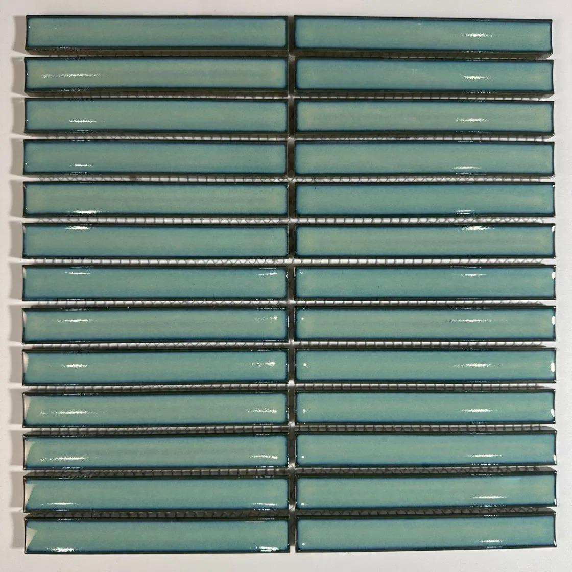 Керамическая мозаика светло-зеленая глянцевая для кухни