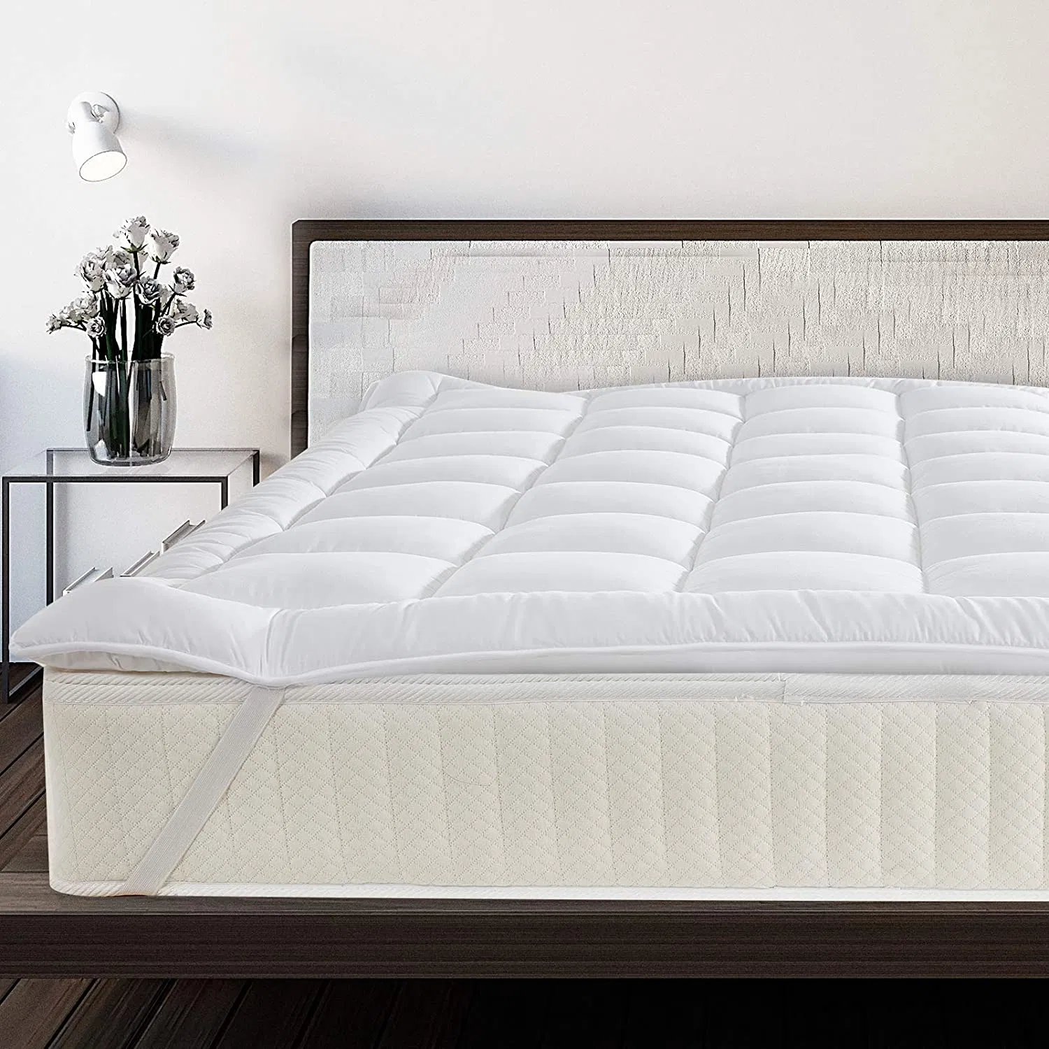 China Manufacturer Combed Cotton Shell Hollow Polyester Fiber Filled Elastic Band Strapped 5cm Height Gusset Bed Mattress Bed Pad Topper