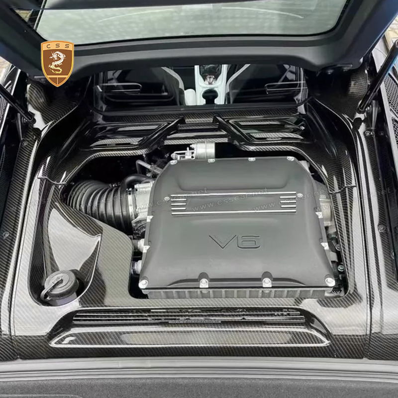 Интерьерные детали из сухого карбона для Lotus Emira