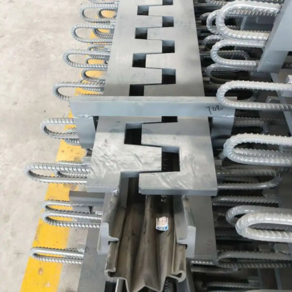 80-340mm Movement Stainless Steel Finger Plate Bridge Expansion Joint