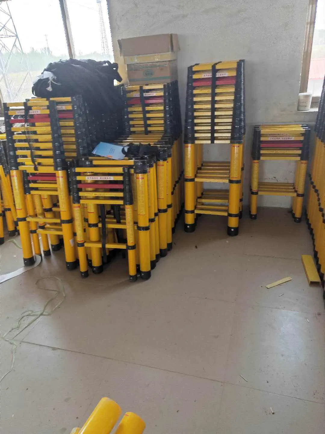 Insulated Ladder for Electrical Work Fibreglass Multi Purpose Ladder