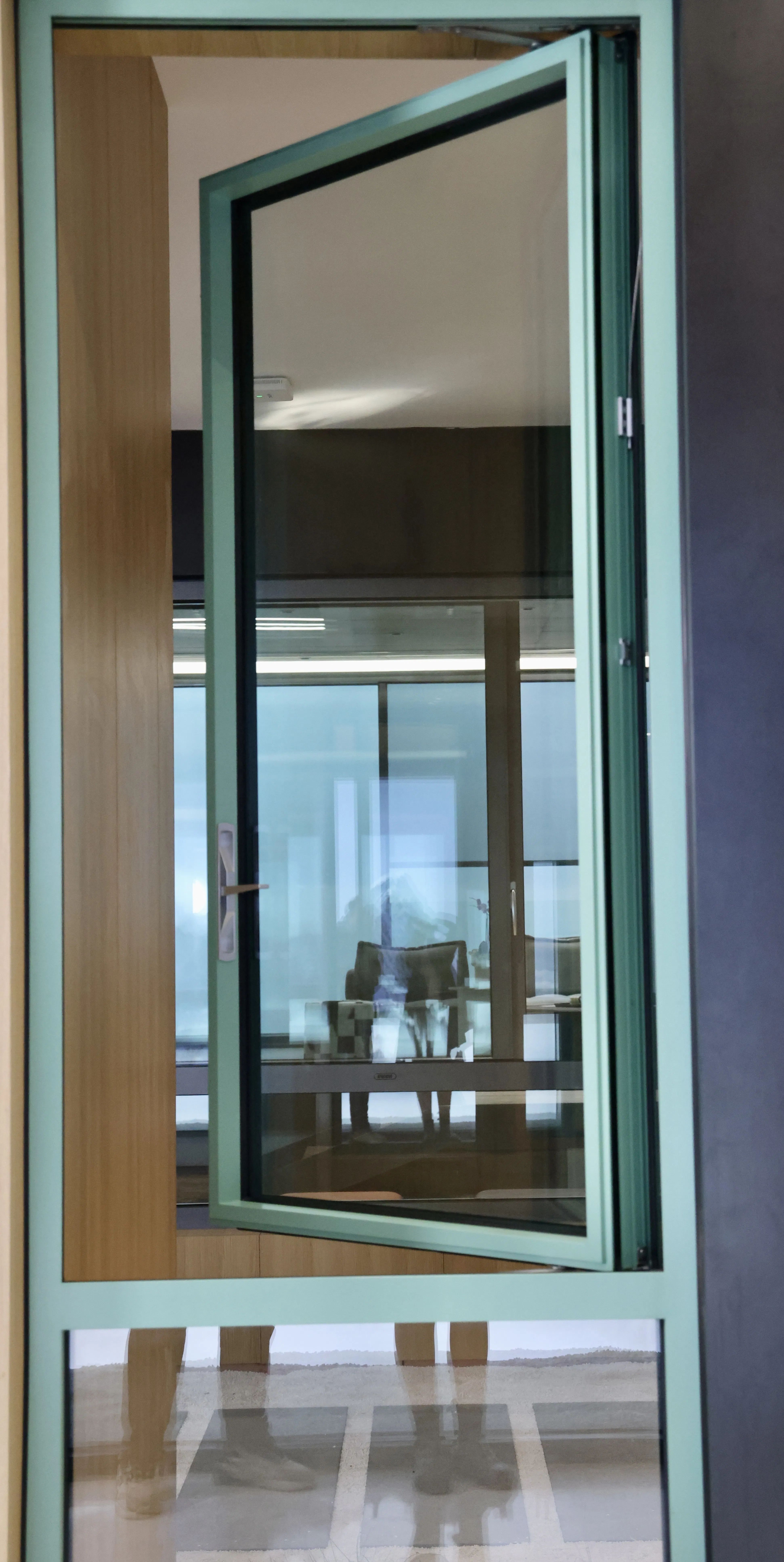 Энергосберегающие алюминиевые окна и двери с двойным остеклением