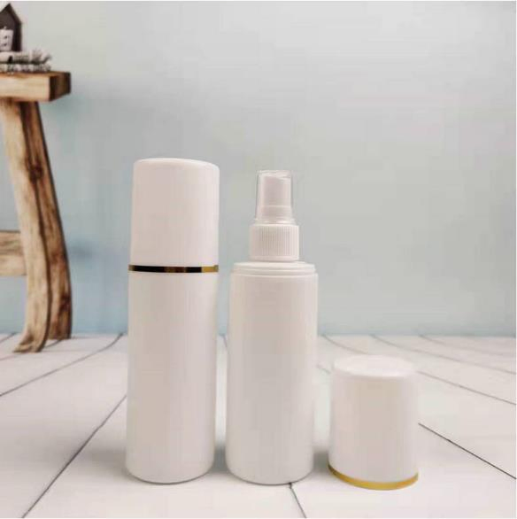 Empty Fine Mist Pet 30ml 50ml 100ml 200ml White Clear Plastic Spray Bottle for Cosmetic Packaging with Protect Cover