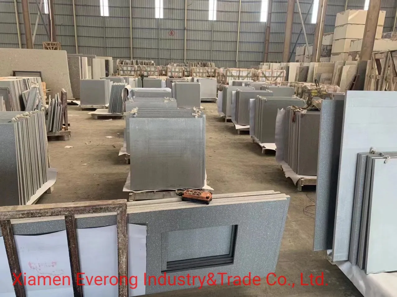 Prefabricated Slab Artificial/Engineered Stone/Granite/Quartz Kitchen Countertop for Project