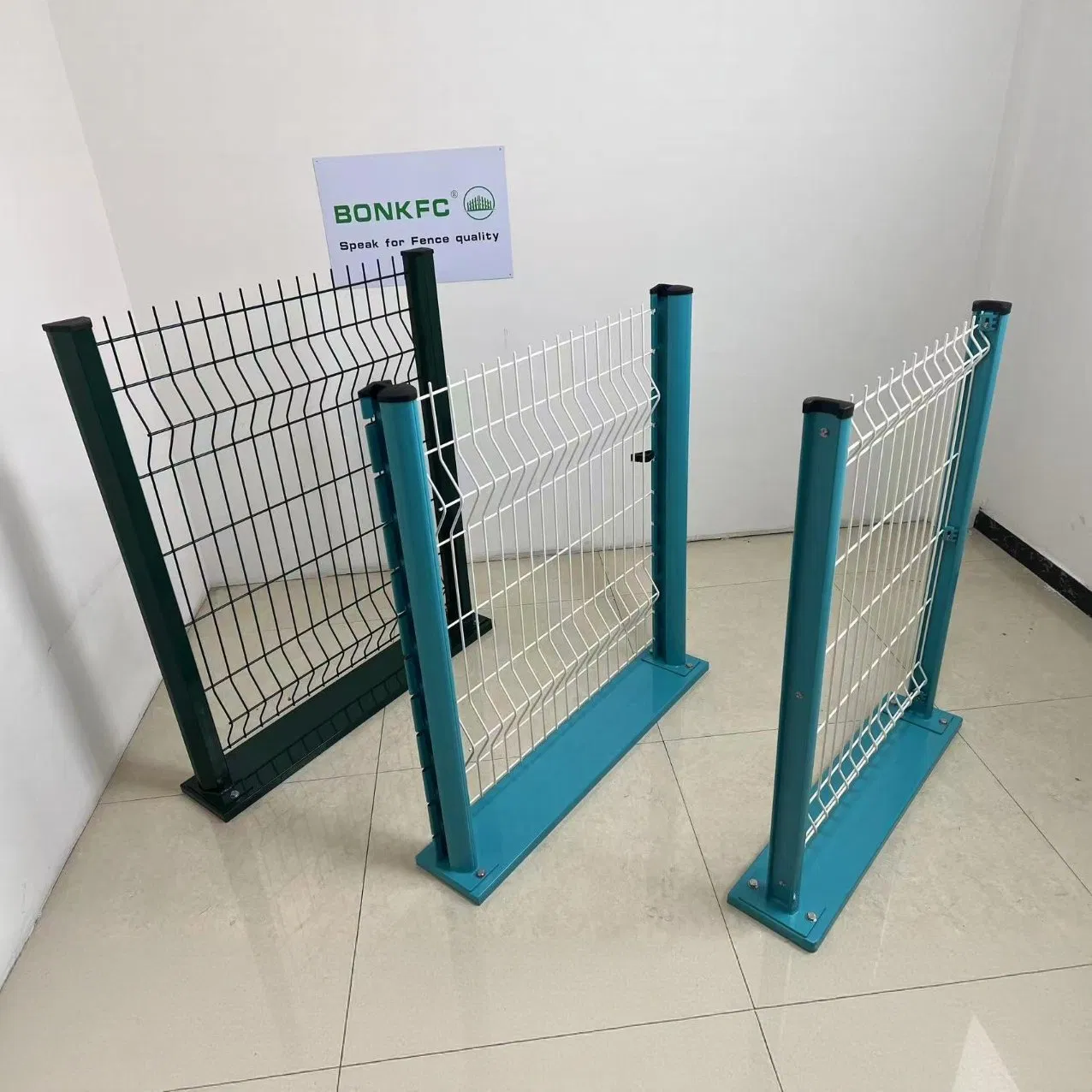 Factory Producing 3D Welded Wire Mesh Fence Panels 3D Curved Metal Security Fence for Garden Fence and Security Fence