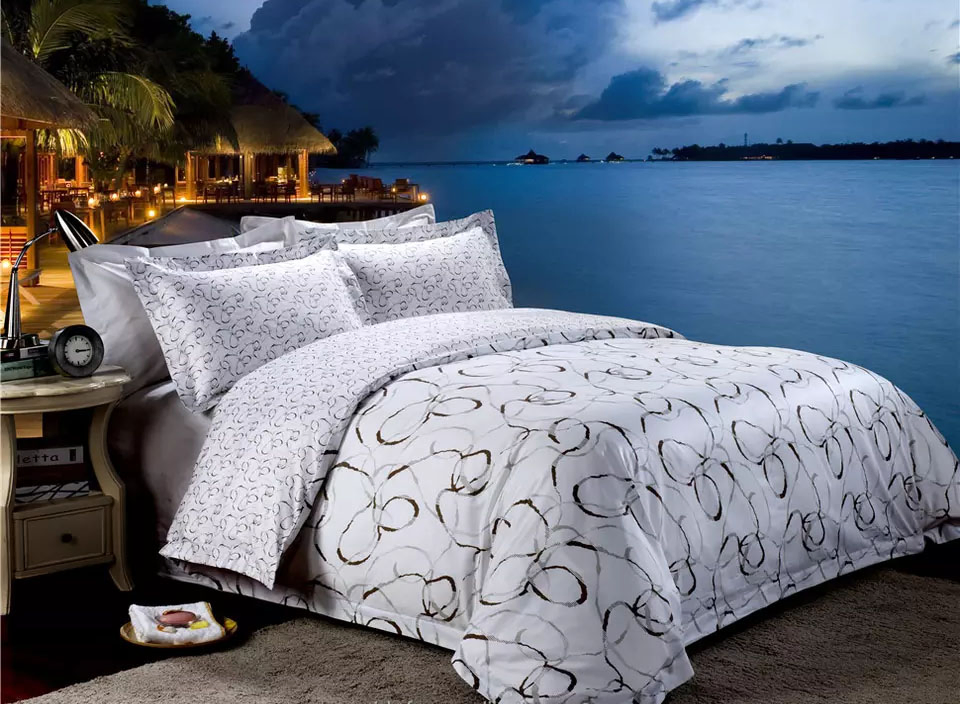 Nantong Elegant Hotel 1cm Satin Stripe Bed Linen Bed Sheet Bedding Set