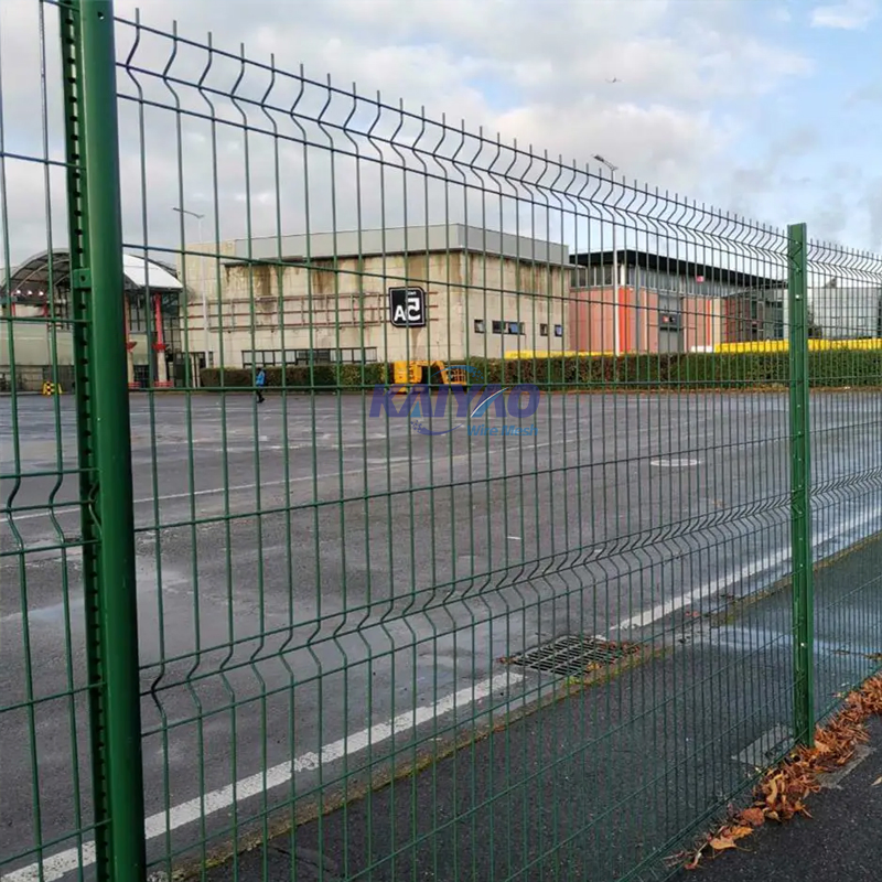 China Colorful 3D Home Decorative Black Curvy Welded Wire Mesh Garden Fence Security Galvanized PVC Coated Mesh Fence Clear View Bend Fence