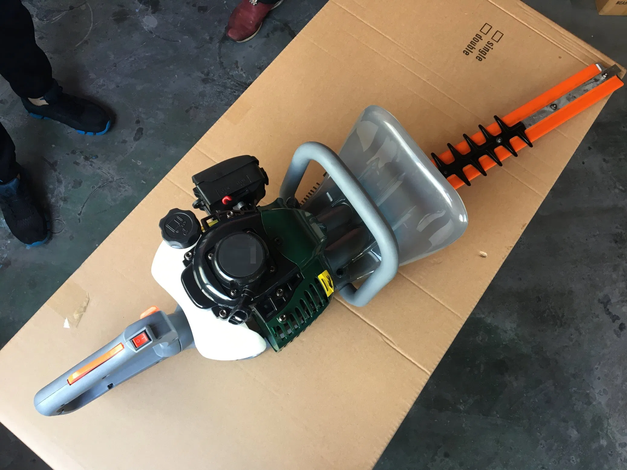 750 mm High Quality Gasoline Um-Ht2230b Hedge Trimmer CE Certificated 2-Stroke Air Cooled