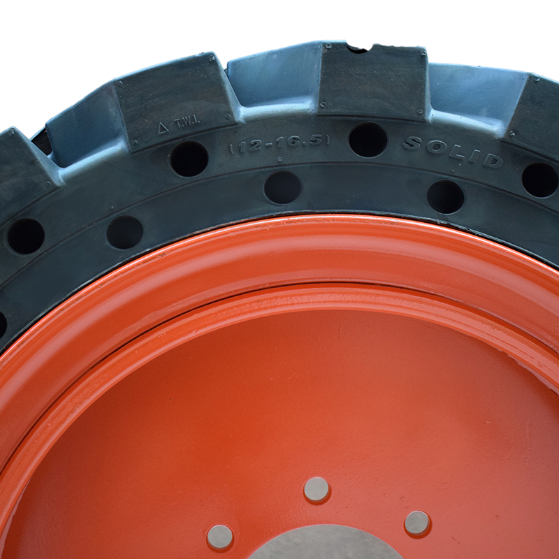 33x12-20 Шина цельнолитая для погрузчика Bobcat