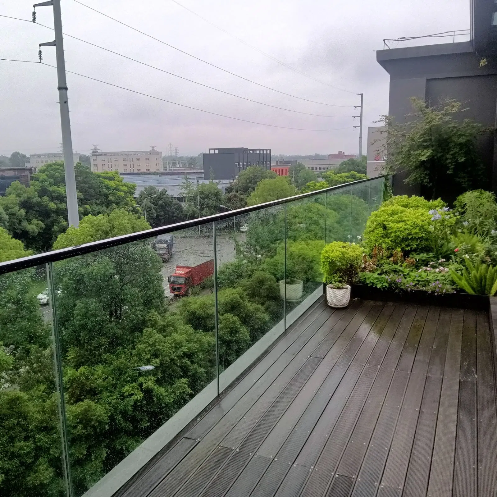 Wholesale Modern Designs Aluminium Glass Railings Aluminum UPVC Balustrade Staircase Stair Rack Balcony Garden Frameless Post Heavy Duty Railings Price