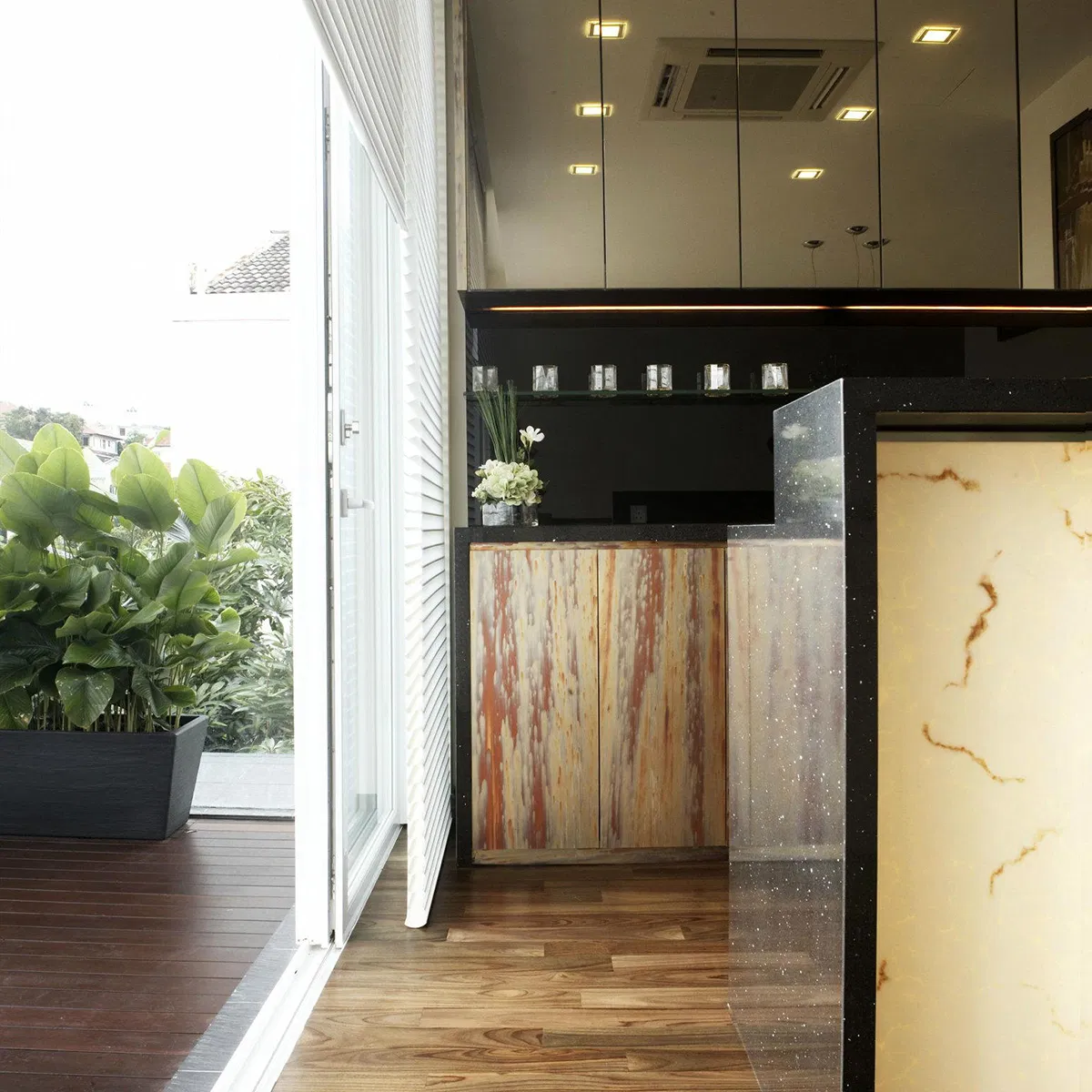 Long Service Life Composed of Melamine Impregnated Decorative Paper and Non-Woven Fabric or Parchment Paper Laminated Composite Material