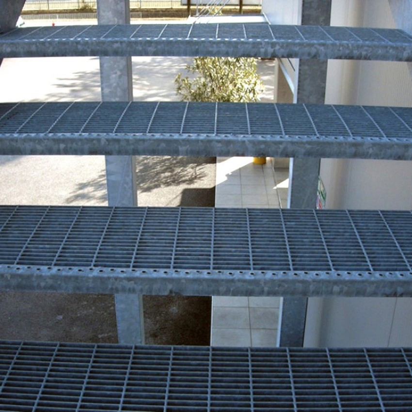 Factory Price Steel Grating Metal Building Material Serrated Galvanized Steel Grating Outdoor Metal Drain Cover Grating