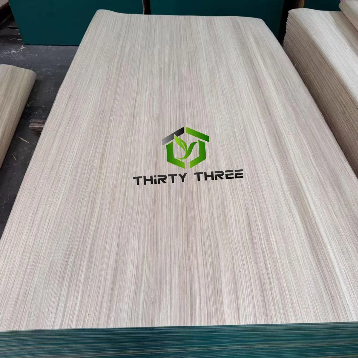 Grade a/B White 4*8FT 0.3mm Recon Poplar Veneer Can Use in Plywood/Faced Melamine Paper