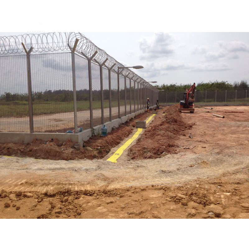 Cheap Perimeter Security Welded Mesh Airport Fence 3D Fence for Airport with Barbed Wire