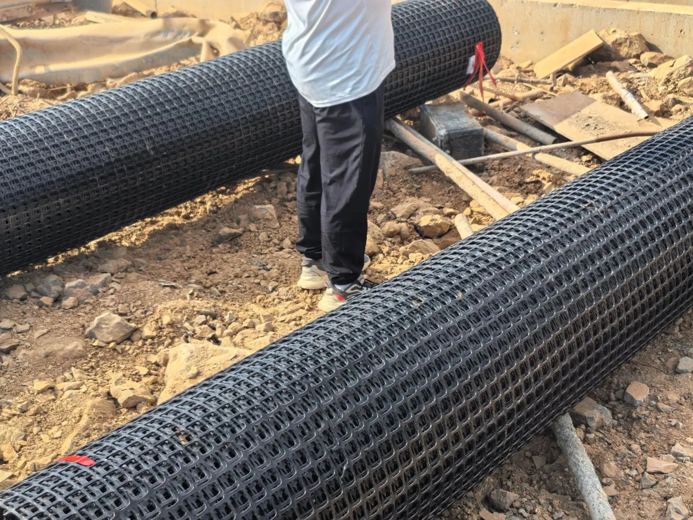 High Quality Long Service Life Biaxial Weaving Warp Knitting Polyester Geogrid for Road