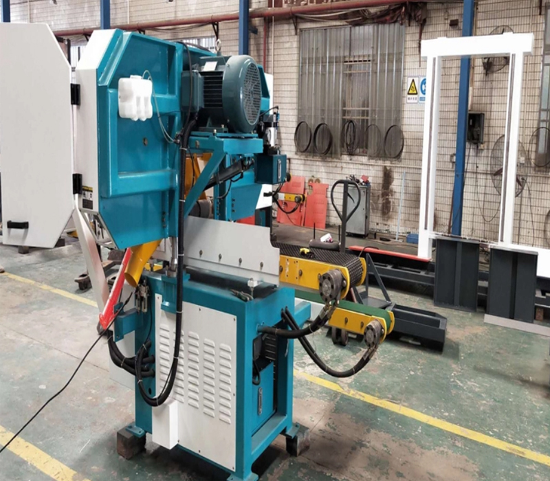 Ленточная пила по дереву промышленная гидравлическая горизонтальная 300-600 мм