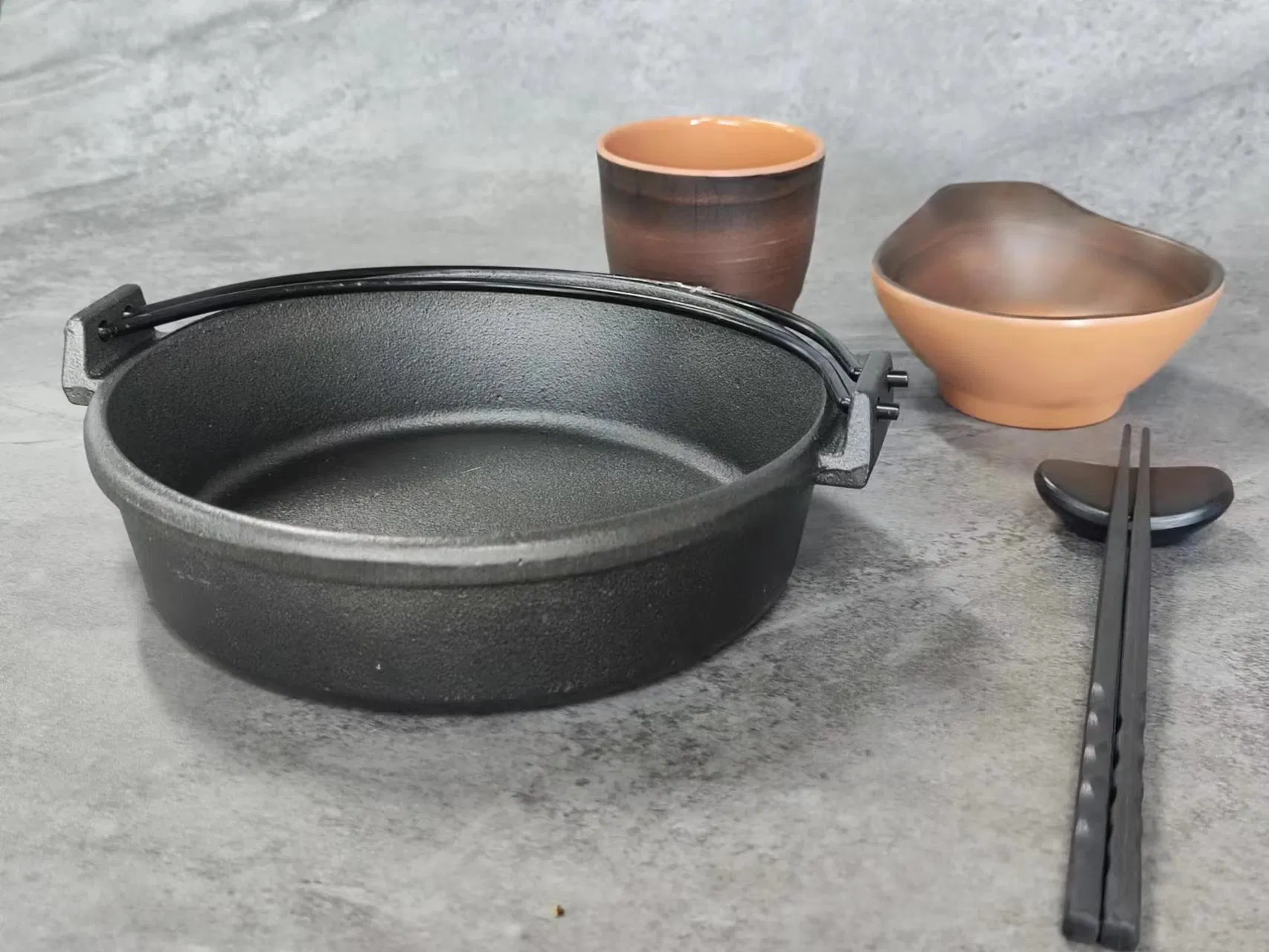 Wholesale Japanese Style BBQ Picnic Camping Cast Iron Sukiyaki Pot with Different Sizes