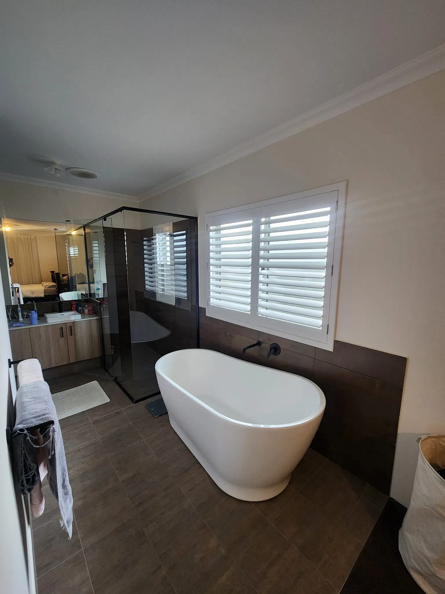 Custom Size Poly Plantation Shutters PVC Window Shutter High Quality Shutters