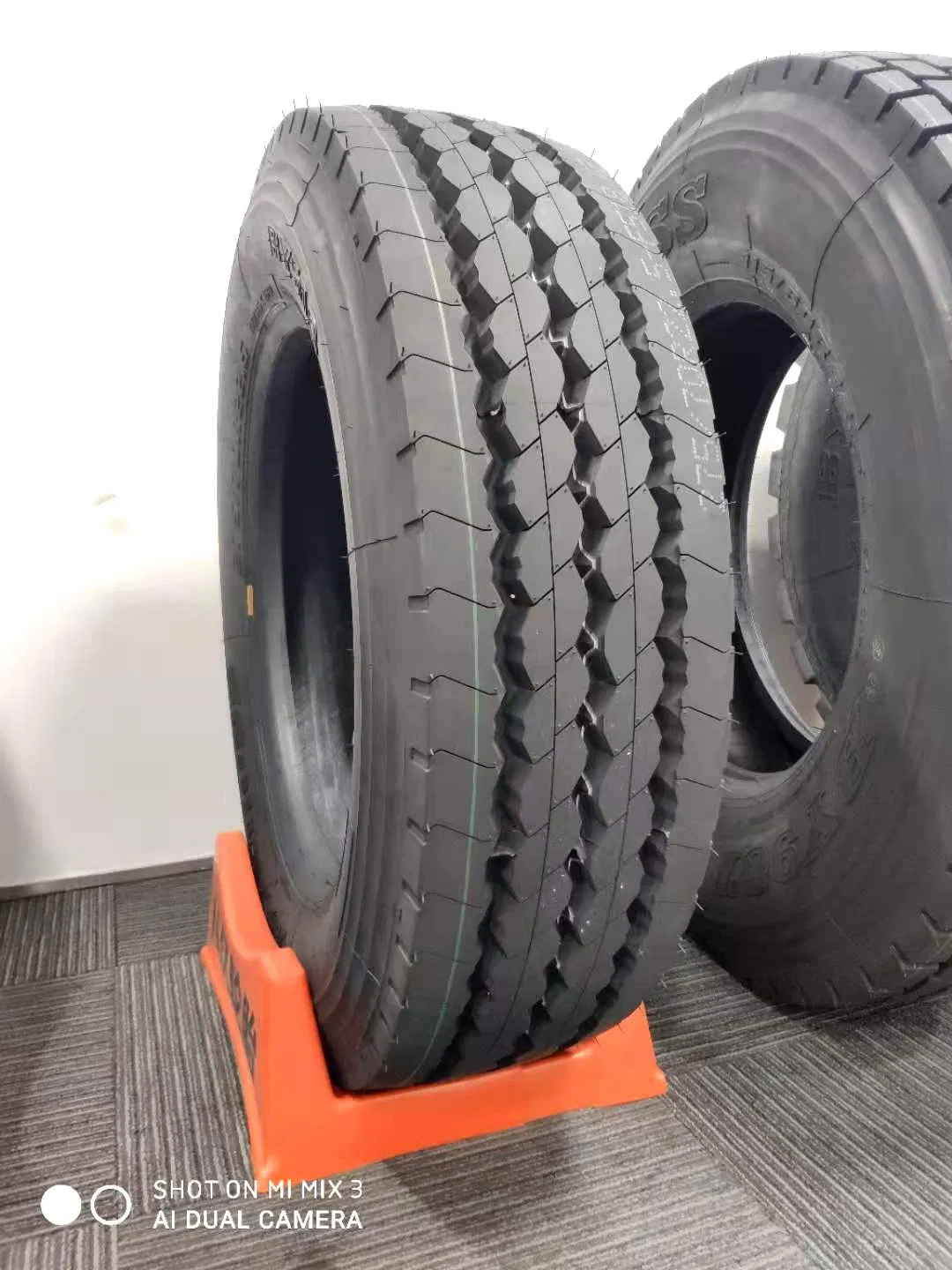 Шина грузовая и автобусная 275/70 R22.5