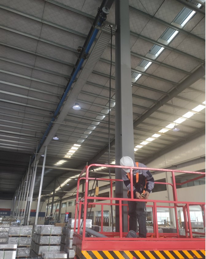 Original Equipment Manufacturer of Blue Aluminium Compressed Air Pipes