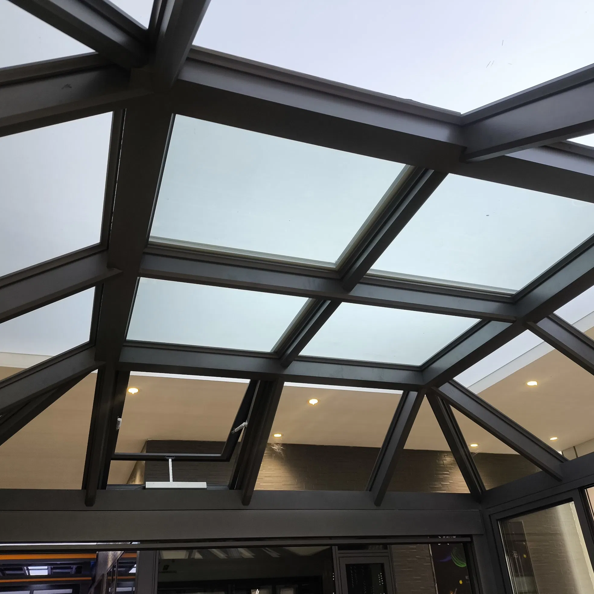 Modern Aluminum Sunroom with Double Glass for Garden & Year-Round Living Space
