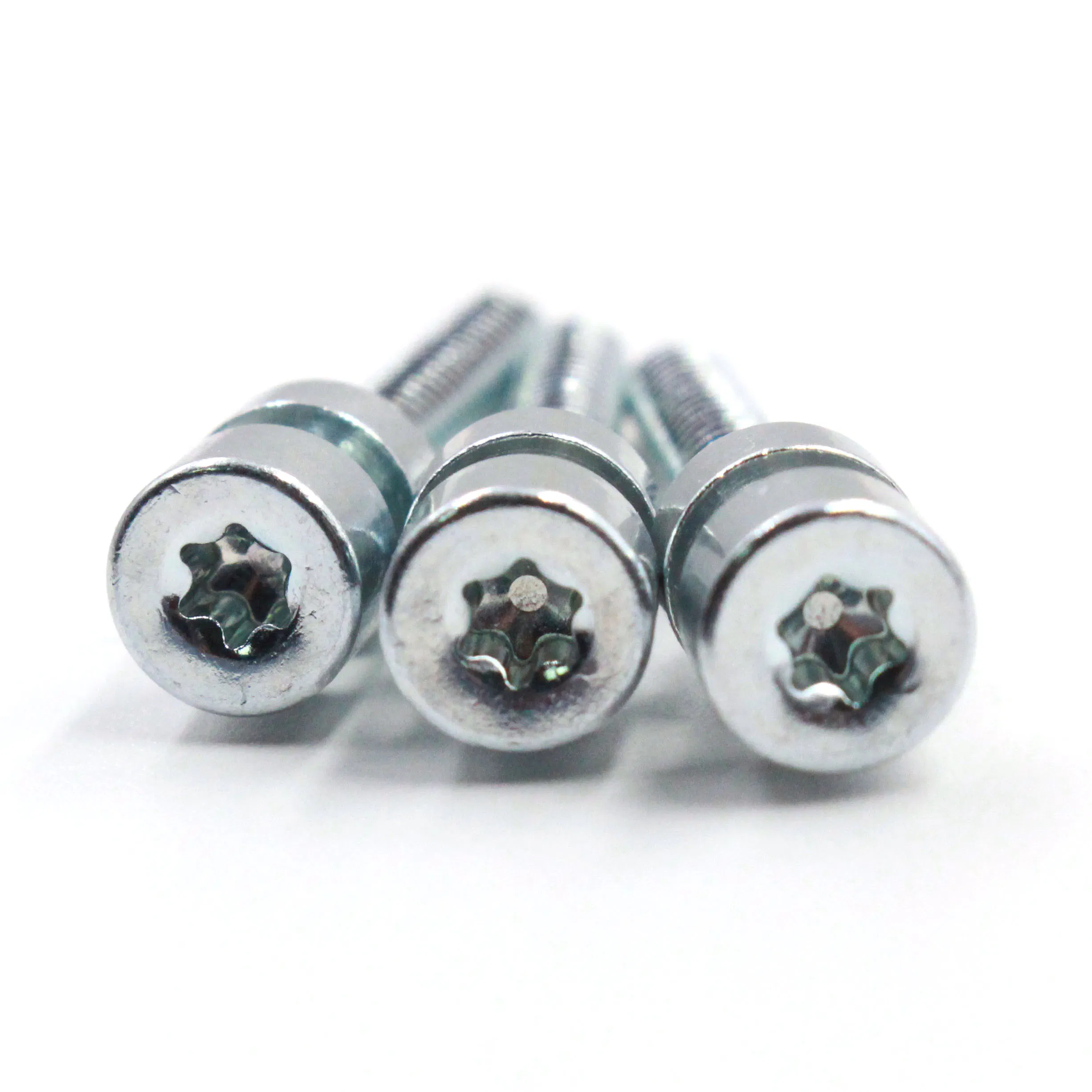 Антивандальные винты Torx для автомобилей