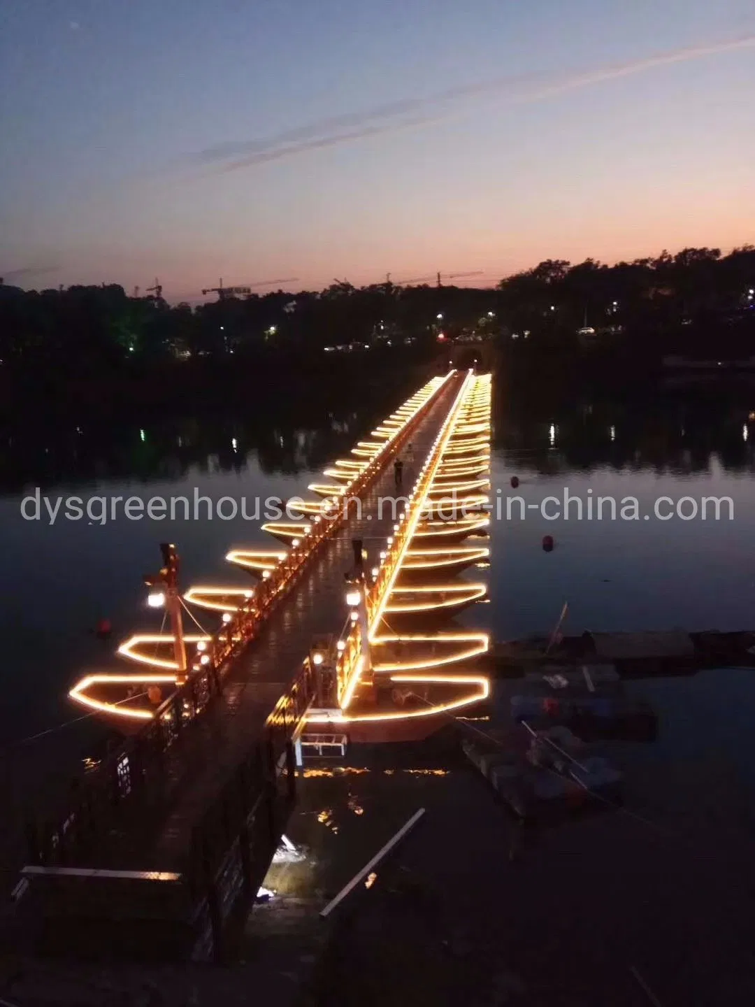 an Approach Bridge Between Pontoon Platform on Water Floating Platform Portable Steel Bridge