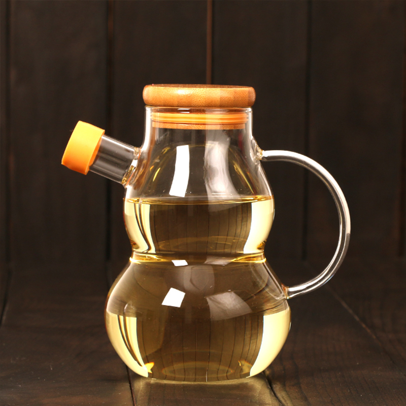Versatile Glass Oil Bottle with Convenient Pouring Mouth Feature