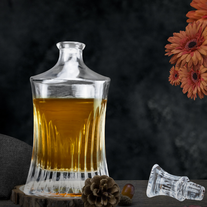 700ml Wine Glass Vodka Liquor Whisky Decanter with Glass Lid