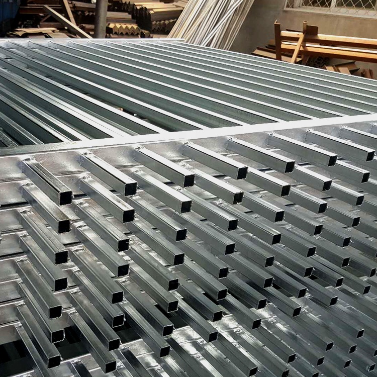 Ограждение железное настенное шпалеры ворота усиленные