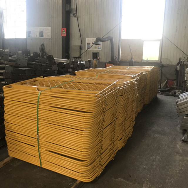 Easily Assembled Yellow Manhole Pit Deep Well Barrier Guard Fence for Construction